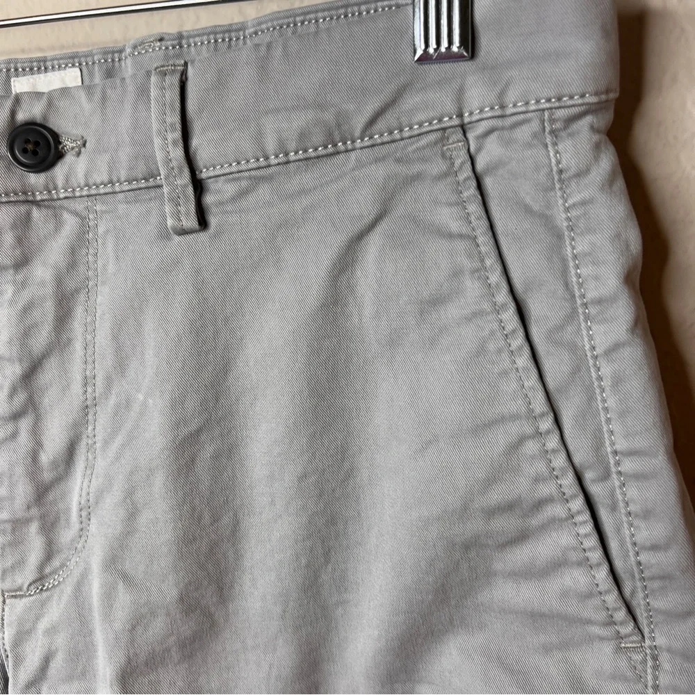 Gap Men Chino Shorts Cotton Size 30 Light Gray Essential Khaki 10” Short